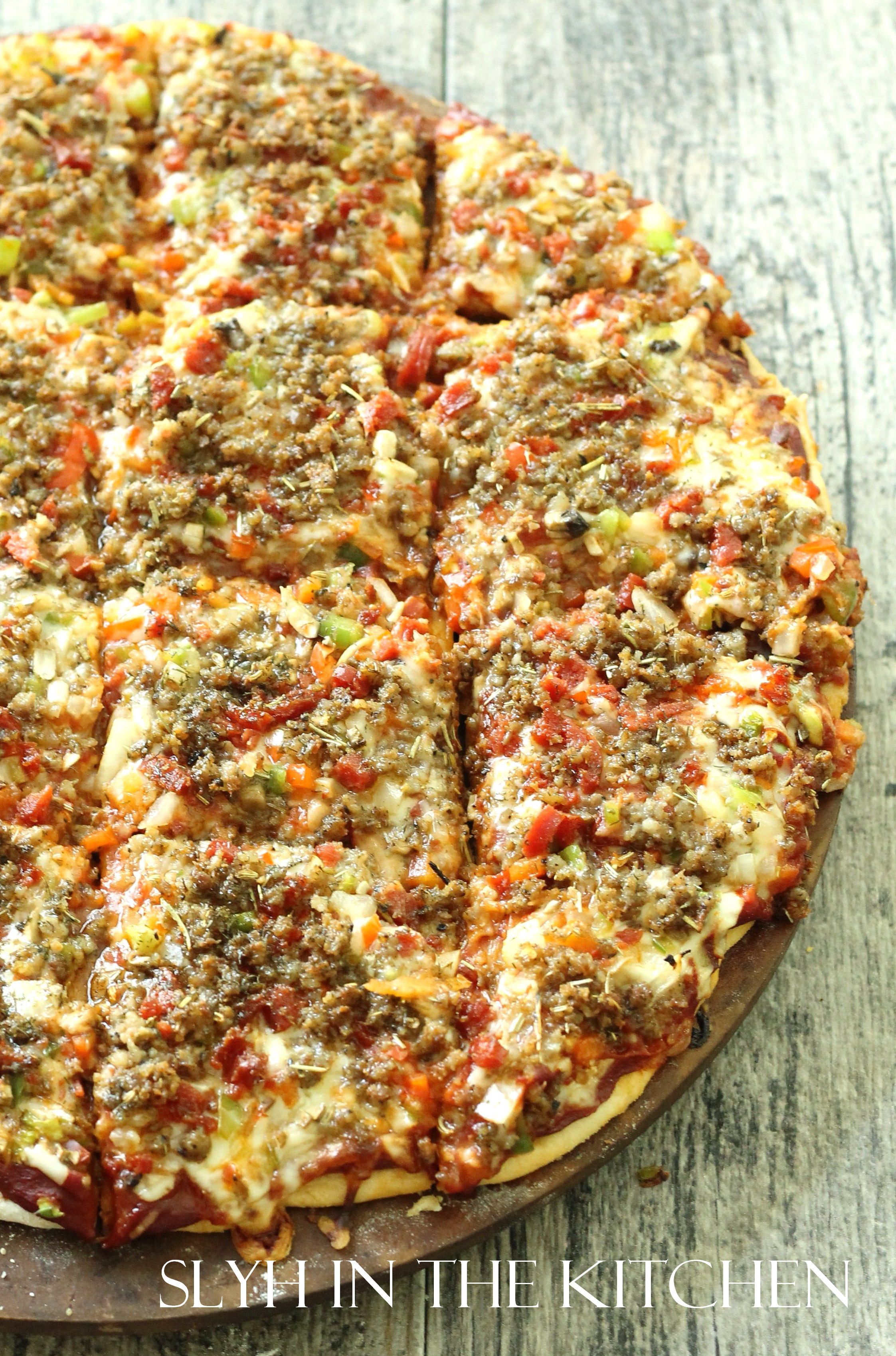 http://www.slyhkitchen.com/wp-content/uploads/2015/07/Royal-Thin-Crust-Pizza.jpg