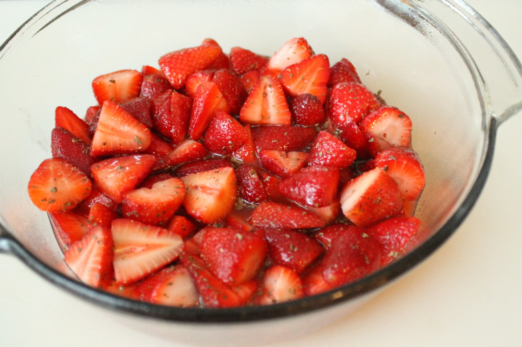 Strawberry Crisp | Slyh in the Kitchen